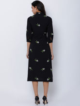 Load image into Gallery viewer, Queen ellie Women Black Printed Shirt Dress