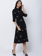 Load image into Gallery viewer, Queen ellie Women Black Printed Shirt Dress