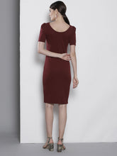 Load image into Gallery viewer, Queen ellie Women Burgundy Solid Sheath Dress
