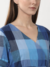 Load image into Gallery viewer, Queen ellie Women Blue Checked Wrap Dress