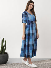 Load image into Gallery viewer, Queen ellie Women Blue Checked Wrap Dress