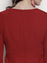 Load image into Gallery viewer, Queen ellie Women Red Solid Sheath Dress