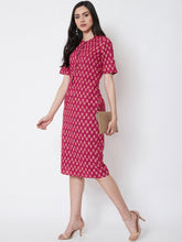 Load image into Gallery viewer, Queen ellie Women Pink Printed Sheath Dress
