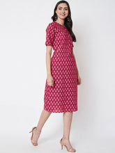 Load image into Gallery viewer, Queen ellie Women Pink Printed Sheath Dress

