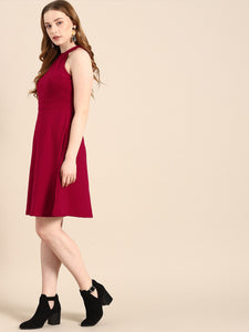 Queen ellie Women Solid Maroon Sheath Dress